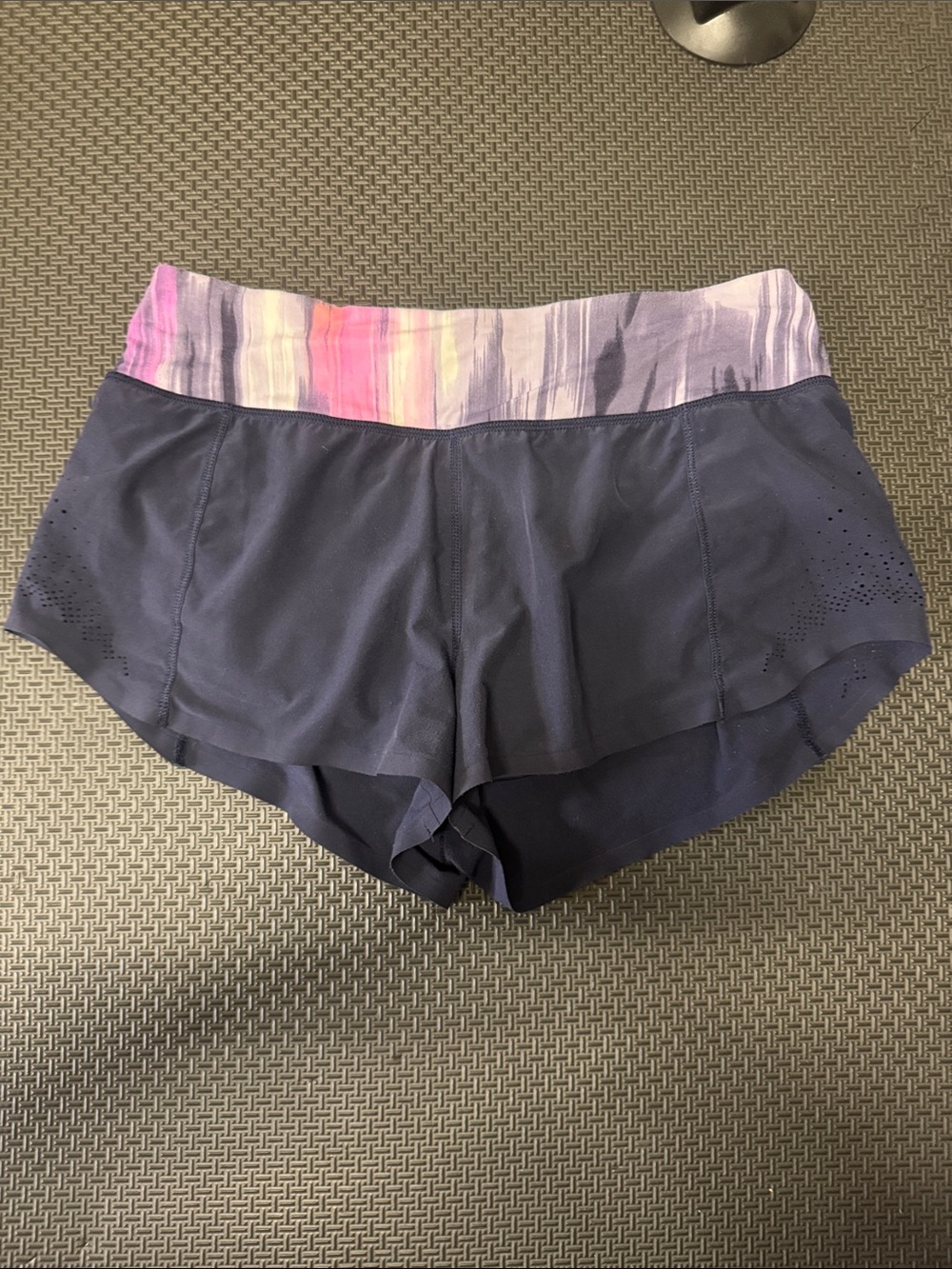 Lululemon Run: Light As Air Size 6